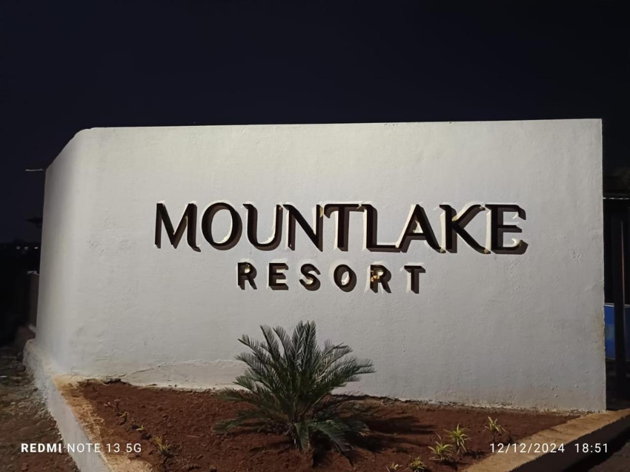 Mount Lake Villa Resort Игатпури Экстерьер фото